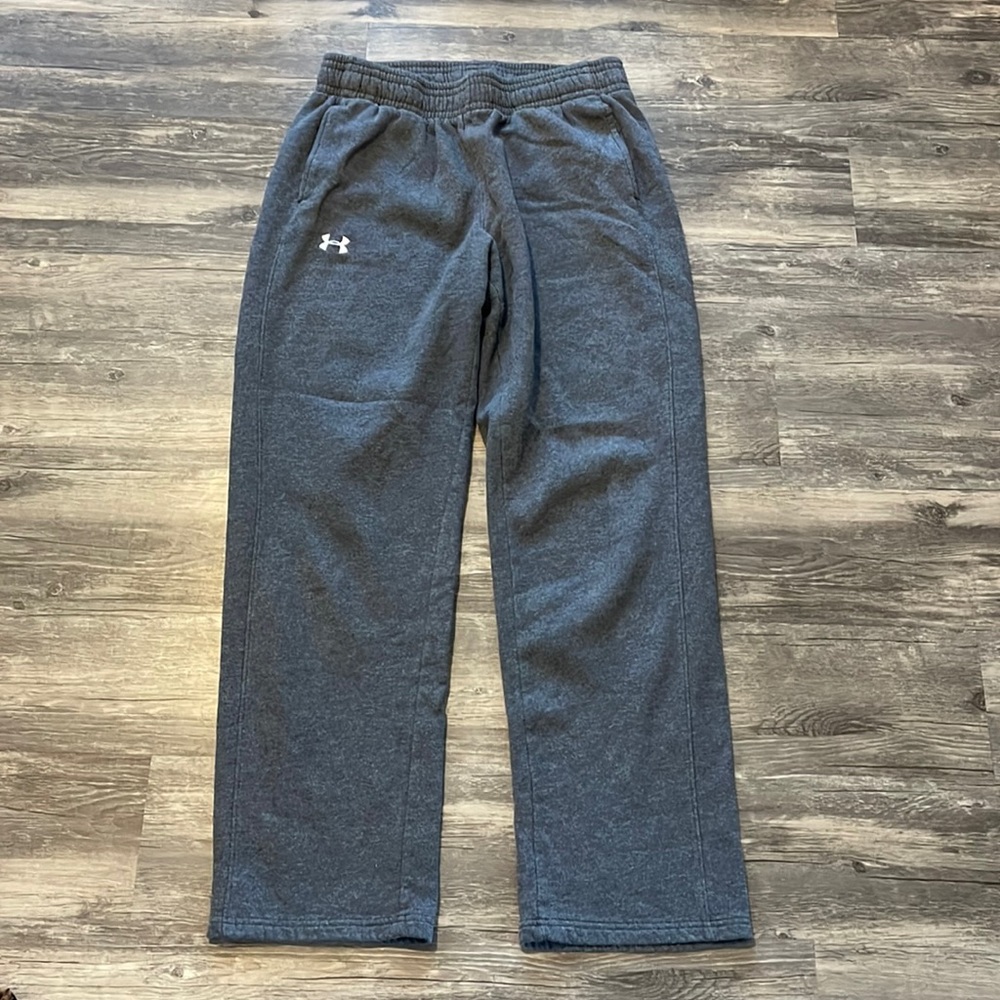 Under Armour size medium gray sweat pants.
